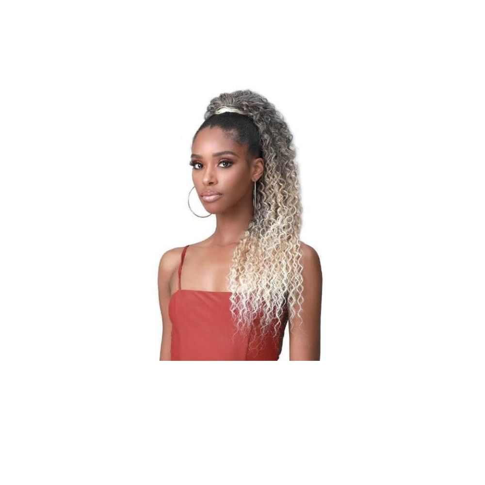 Ponytail: Bobbi Boss Miss Origin  Tress Up Water Wave 28"